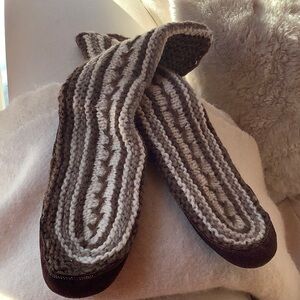 VINTAGE HILDA OF ICELAND WOOL SLIPPER SOCKS M EUC